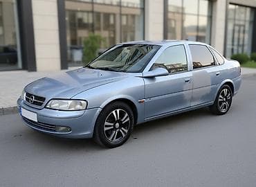 opel vectra b: Opel Vectra: 1.8 l | 1997 il Sedan — 1