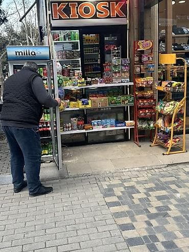 kios: Kiosk – geniş çeşidli qəlyanaltı və içkilər Hazır kiosk (butka) — 3