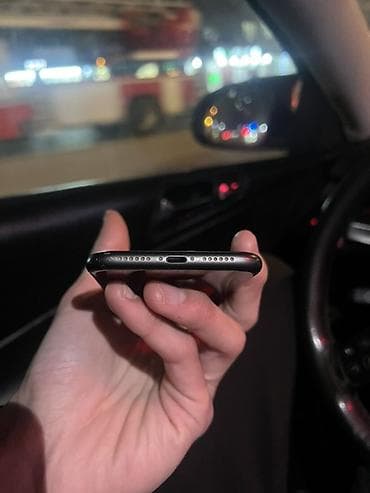 tv operator: IPhone 11, Qara — 6