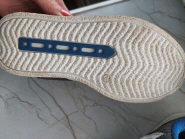 uşaq idman bosonojkaları: Krossovka, Uniseks, 28 — 5