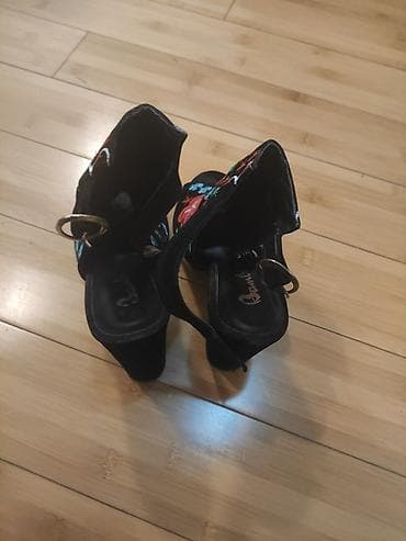 женские босоножки черные на тракторной подошве: Qadın açıq burunlu dabanlı ayaqqabı.Tezedir Geyinilmeyib,25m.Bambi — 3