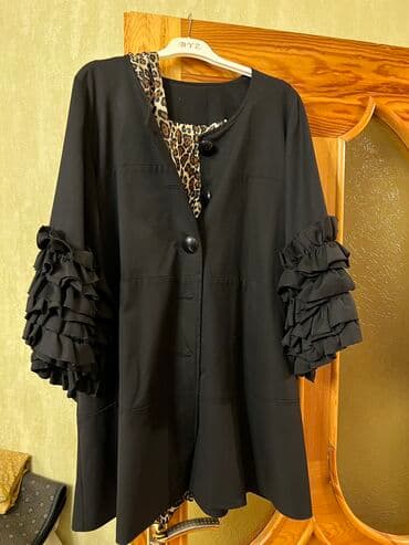 Cinslər: 50-52 razmere uygun kurtkadir. 2 il evvel 350 azn’a alinib 100 azna — 5