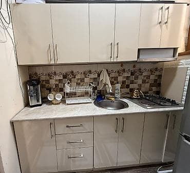 qapi icliyi: Mətbəx mebeli dəsti. aspirator, qaz, umivalniknan biryerde - Üst və — 1