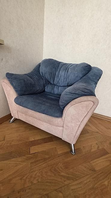 Мебель: Məhsul: Divan + 2 kreslo 
mavi ve bej tonlar
istifade olunmus — 4