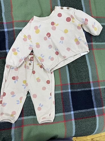 uşaq trusuları dəsti: Uşaq geyim dəsti – 2 hissə - Rəng: krem əsaslı, çəhrayı, sarı və açıq — 2