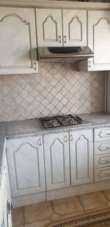 aylıq kirayə ev: Nəsimi metrosunun yaxınlığında (9mikrarayonda) 9 mertebeli binanın — 9