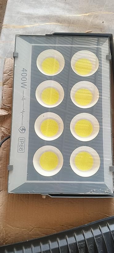 projektör: LED proyektor fənərlər Məhsul 1: - Güc: 400W - LED tipləri: 8 ədəd — 1