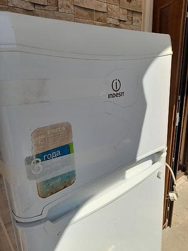 Indesit soyuducu. yaxşı vəziyyətdə. hündürlük 170 sm. qiyməti 180