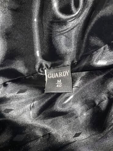 qara hicab: Təmiz dəri (xanımlar üçün). -Rəng: qara -Üstü üç sıra norka ilə — 3