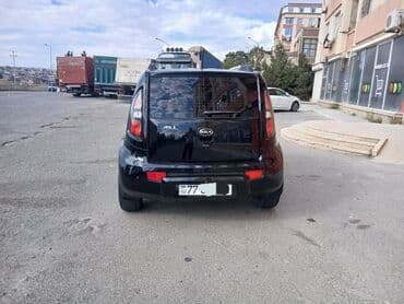 volkswagen touareg qiymeti: Kia Soul: 1.6 l | 2009 il Krossover — 12