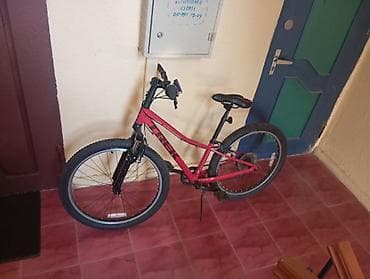 İdman velosipedləri: TREK precaliber 24 dağ velosibeti . 8 sürətli. Çox az sürülüb — 1