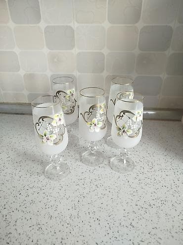 Qədəhlər, rəng - Ağ, Şüşə