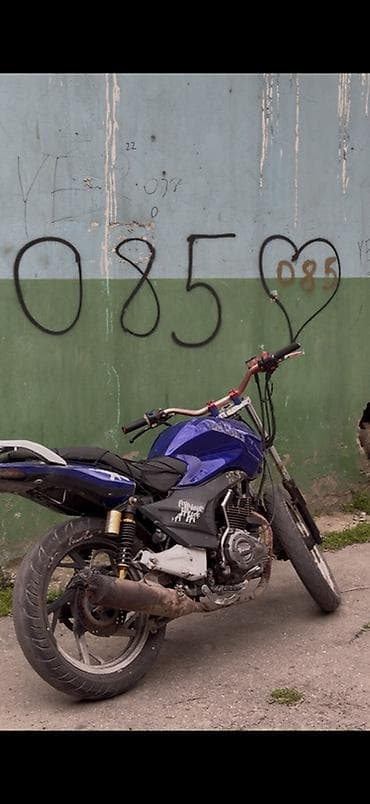 matis: Motosiklet – yol/street üslubunda, mavi rəngdə gövdə və qara — 1