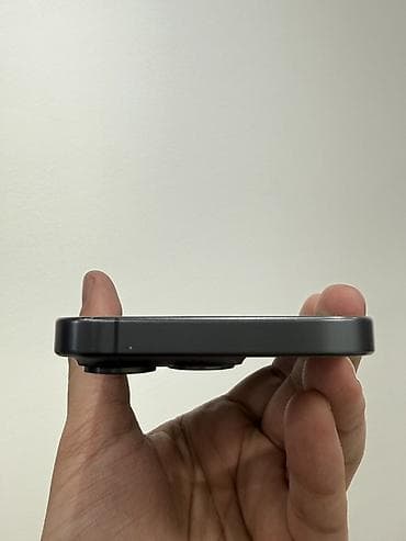 i̇pone 8: IPhone 15 Pro, 256 GB, Space Gray, Face ID — 4