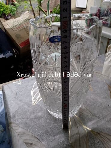 divar boyaları: Bir vaza, Xrustal — 3