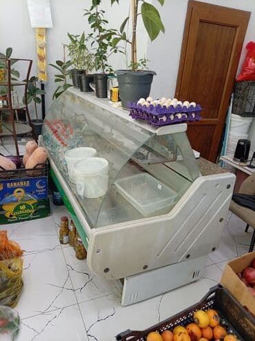 Промышленные морозильники: Soyuduculu vitrin – mağaza/kafeteriya üçün - Ön və üst hissəsi — 2