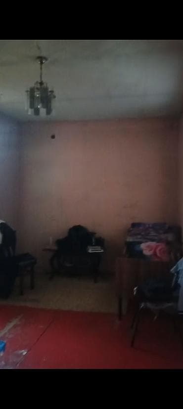 gencede heyet evi satilir: Gence seher Samux rayon ziyadli kend mektebin arxasi. Mehle evi 8 — 4