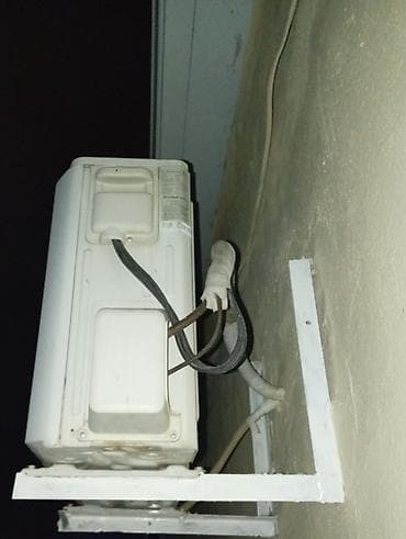 apple se 4: Kocle elaqedar tecili satilir,Işlekdi pultuda var — 4