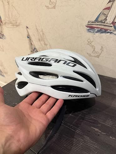 KROSS URAGANO velosiped dəbilqəsi – yüngül və havalandırılan yol/şəhər