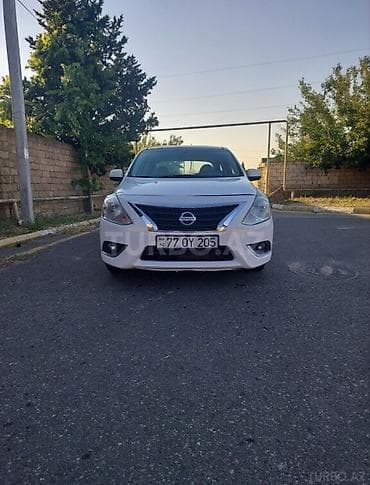Nissan Sunny: 1.5 l | 2017 il Sedan