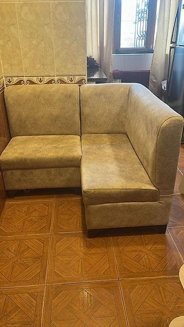 quxna divanlari: Künc divan, İşlənmiş, Açılmayan, Bazasız, Parça — 1