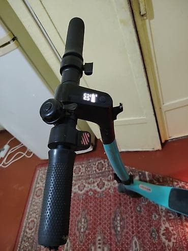 İdman və hobbi: İşlənmiş Elektrik samokat > 12", ≤ 250 Vt, 16 - 25 km/s, Ödənişli çatdırılma — 2