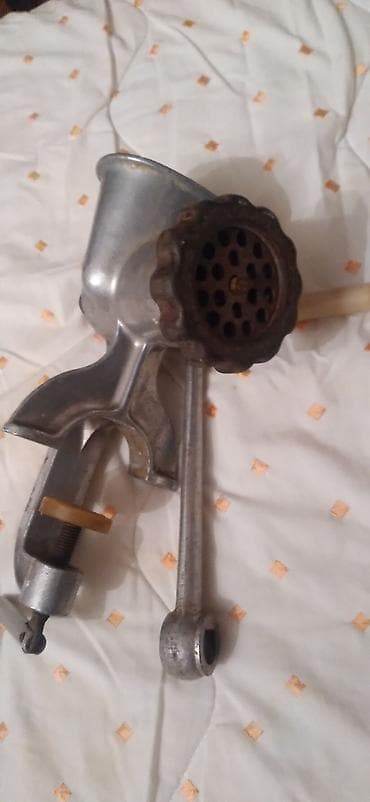 kabab bişirmək üçün manqal: Ət çəkən maşın — 1