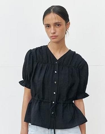 secret eau de parfum: Yeni etiketli Sadece 1 eded qalıb standart beden Bu sebebden 5 azn — 1