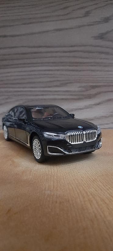 Bmw 1:24 Ölçü Modeli 760li İşıqları səsləri işləyir