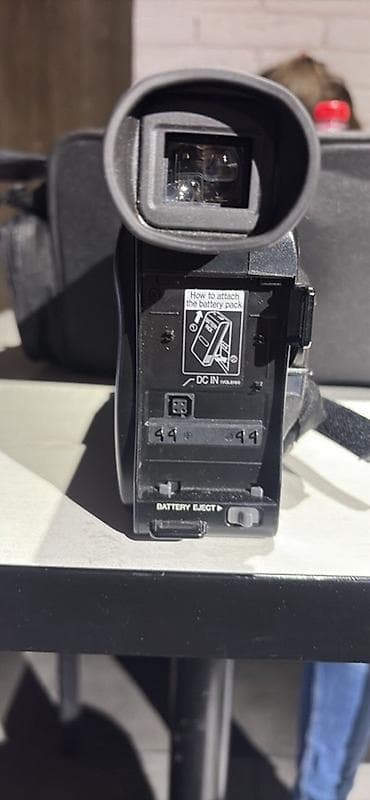 Video oyunlar və konsollar: Panasonic SLIM Palmcorder video kamera dəsti Xüsusiyyətlər: - Kompakt — 5