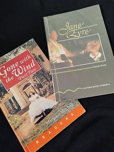 Kitablar satılır. Üzlükle istifade olunub bir neçesi ona göre — 3