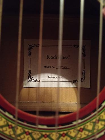 Digər: Gitara satılır. Əlimyandı təcili satılır. Qiymət: 65 manat əlaqə — 4