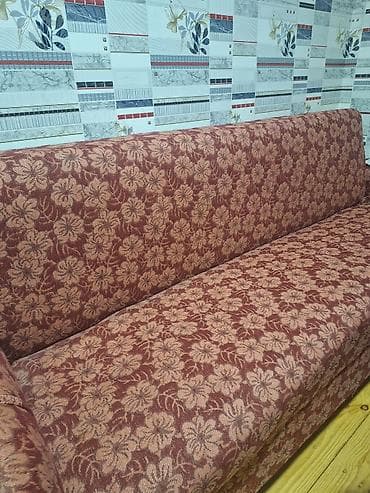 mini divan: Divan iwlek veziyetedir qirigi zadi yoxdu.40 manat — 1
