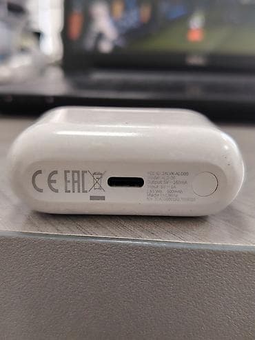 ucuz laptop: Tam simsiz qulaqlıq və şarj qabı • Rəng: Ağ • Bağlantı: Bluetooth — 2