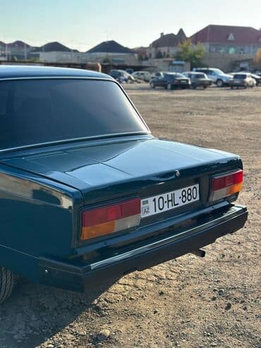 ваза стеклянная прозрачная высокая без узора: VAZ (LADA) 2107: 1.7 l | 1997 il 23568 km Sedan — 4