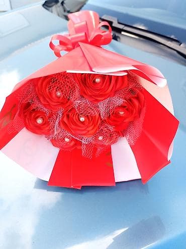 dekor aboy: Tək buket gül ədədi 3 azn. Dekorativ qırmızı güllərdən ibarət — 4