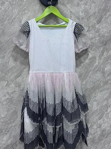 tedi ayı: Qız uşaqları üçün zərif paltar - Model: qısaqol, dairəvi yaxalı - Üst — 1