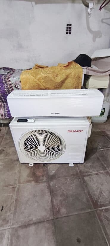 Ütülər və buxarlayıcılar: Kondisioner Sharp, İşlənmiş, 40-45 kv. m, Split sistem, Ödənişli quraşdırma — 1