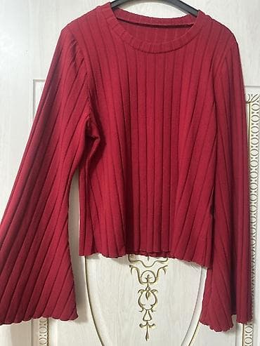 cins: L-XL razmerdi. bir defe yeni ile geyilib. Qollari gen modeldi. Qırmızı — 1