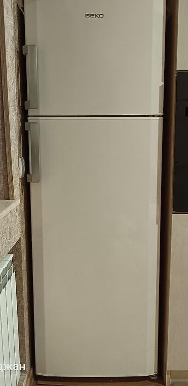 2 qapılı Beko Soyuducu Satılır, rəng - Ağ, Təkərli