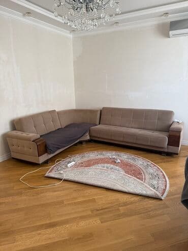 İşlənmiş, Künc divan, Divan