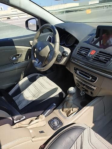 reno maşın: Renault miniven/sedan interyeri – geniş və funksional salon - Salon — 2