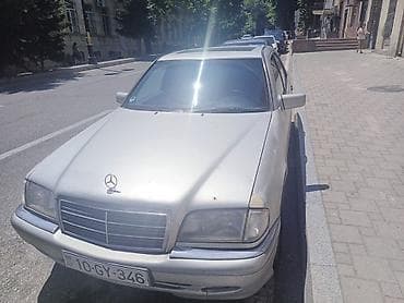 Mercedes-Benz C-Class: 2.2 l | 1996 il Sedan — 1