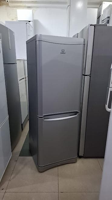 utu alti: Indesit iki qapılı soyuducu, gümüş rəng. - Alt hissədə dondurucu — 1