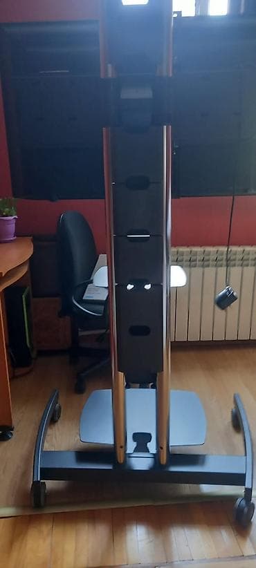 Samsung 40” LED televizor və təkərli TV altlığı satılır Samsung — 3