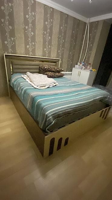 eyvan masa: İkinəfərlik çarpayı, Dolab — 1