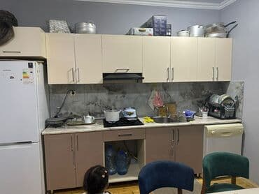 деревянная барная стойка: ✔️380 man(Məhəmmədi). Akril Mətbəx mebeli. 5 aydır yigilib. Ölçü 355 — 1