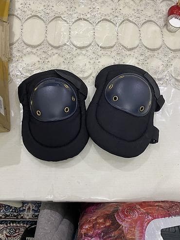 Su nəqliyyatı: Məhsul: Diz qoruyucu yastıqlar (1 cüt) Təsvir: - Material: Ön hissədə — 1
