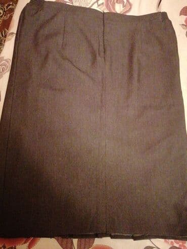 yubkalar: Böyük bədən yubka. 50-54 razmerə gedir. Geyilməyib. Qiyməti 7m — 2