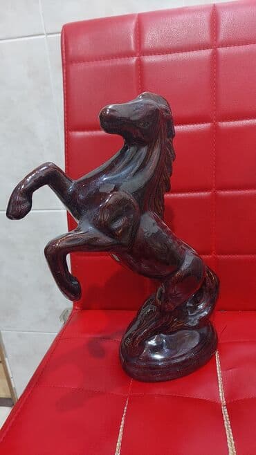 Velosiped ehtiyyat hissələri: At statuetka, ölçüləri 37×17 sm, qiyməti 30 azn — 2